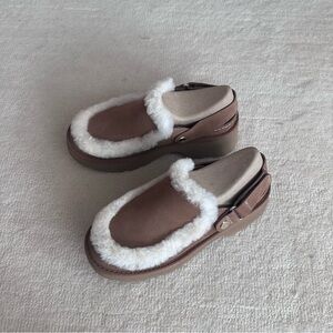 NEW WITH BOX Ugg Esmee Clogs